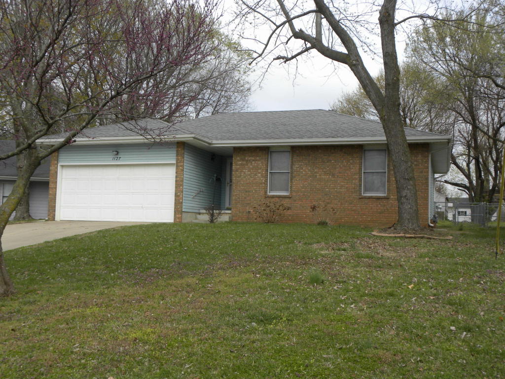1127 East Livingston Court, Springfield, MO 65803