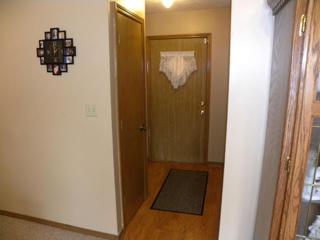 1127 East Livingston Court, Springfield, MO 65803