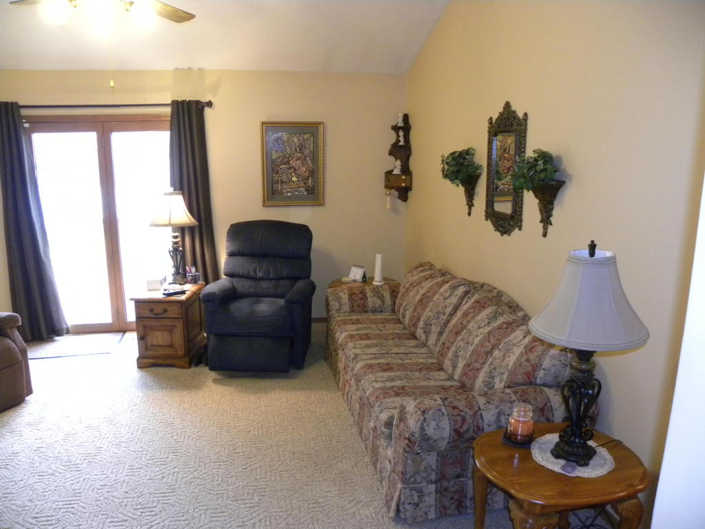 1127 East Livingston Court, Springfield, MO 65803