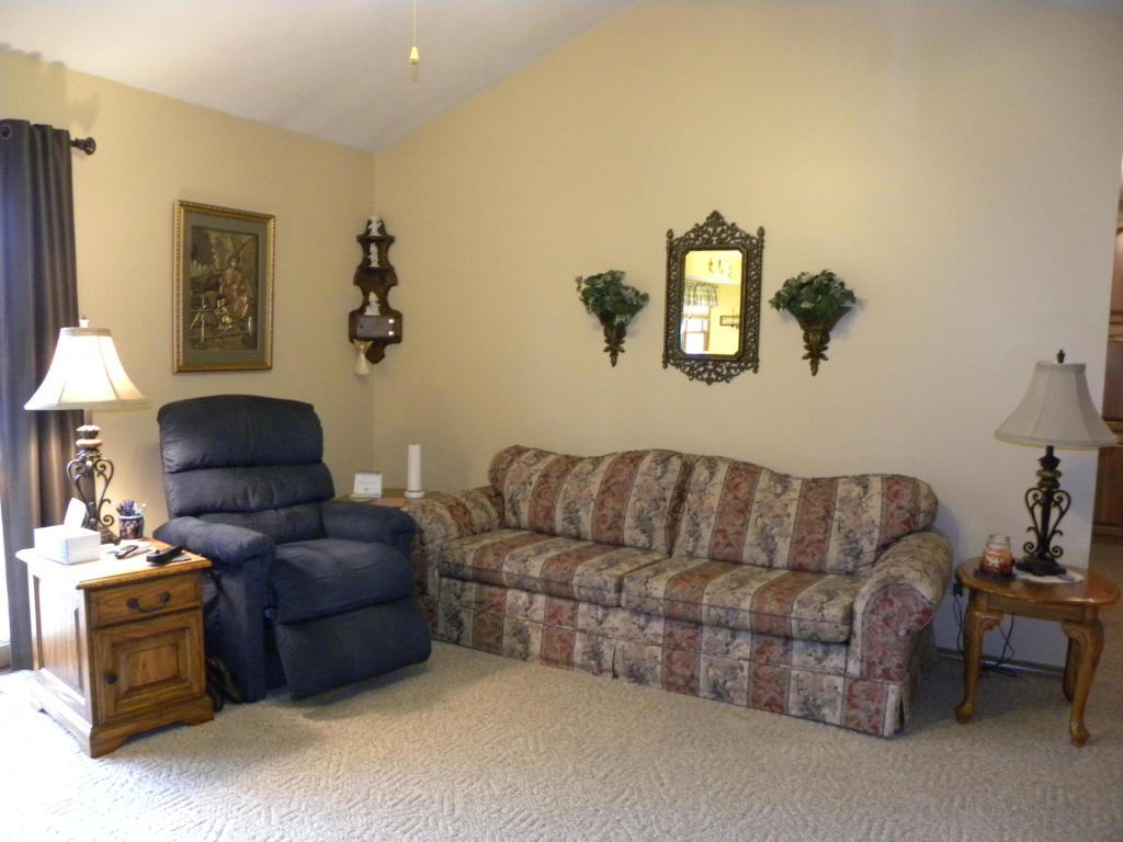1127 East Livingston Court, Springfield, MO 65803