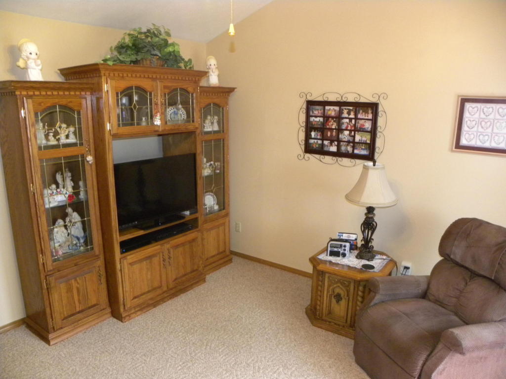 1127 East Livingston Court, Springfield, MO 65803
