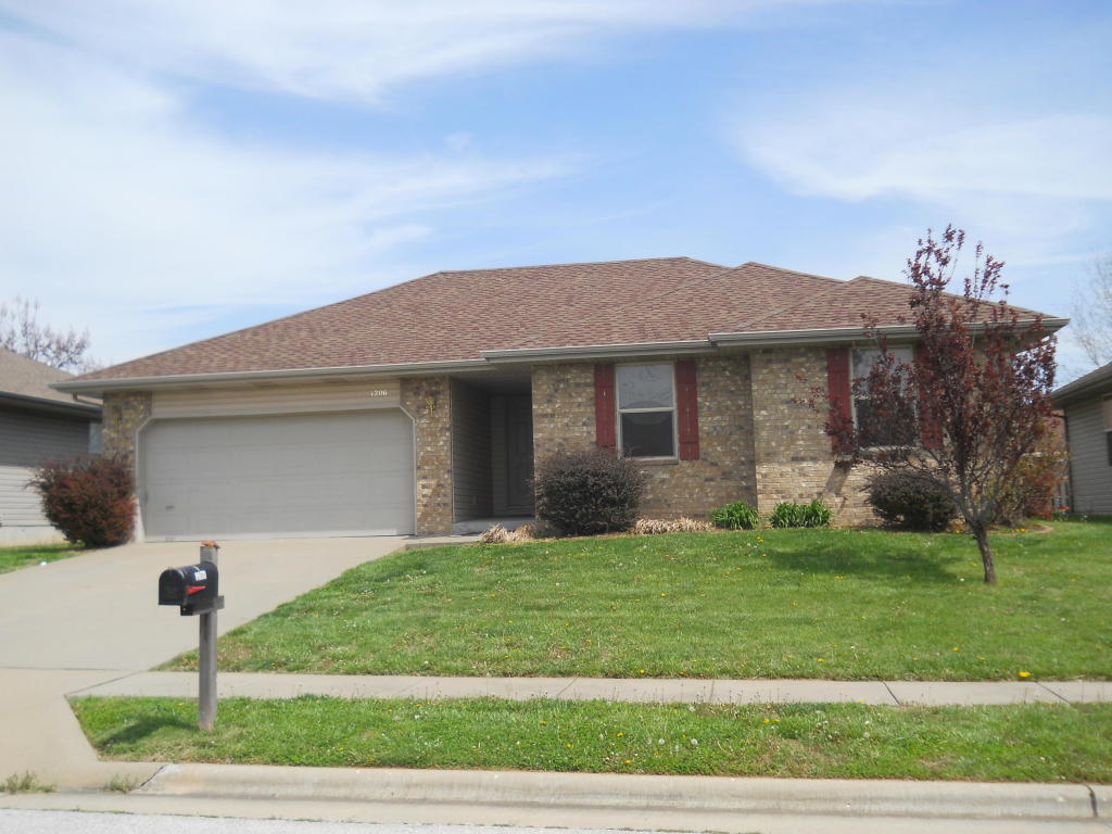 1206 North Nolting Avenue, Springfield, MO 65803