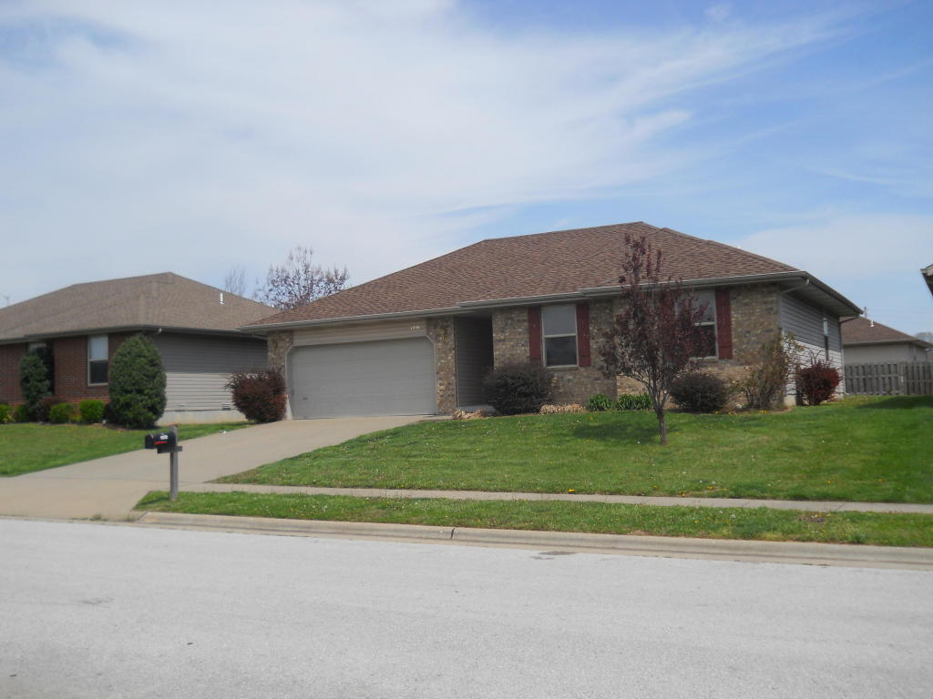 1206 North Nolting Avenue, Springfield, MO 65803