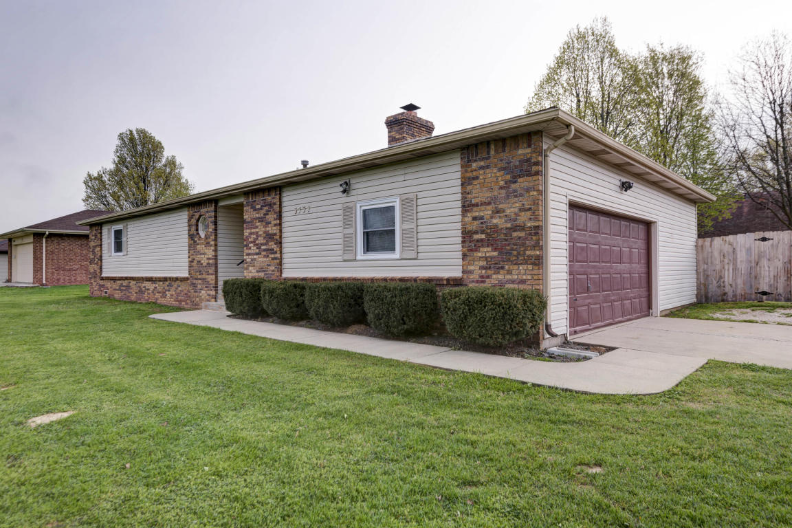 3734 North Fremont Avenue, Springfield, MO 65803