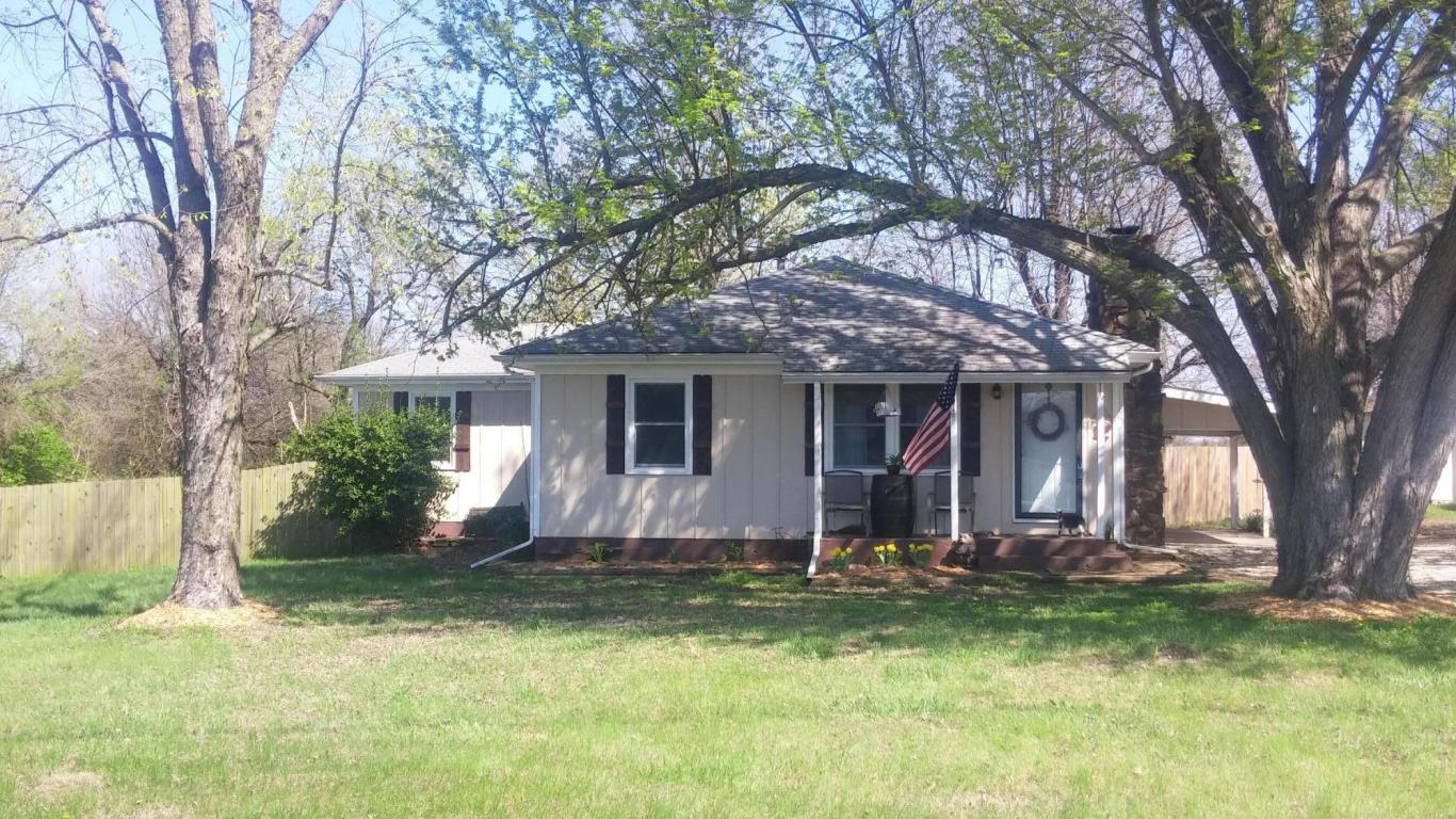 3136 North Farm Road 125, Springfield, MO 65803
