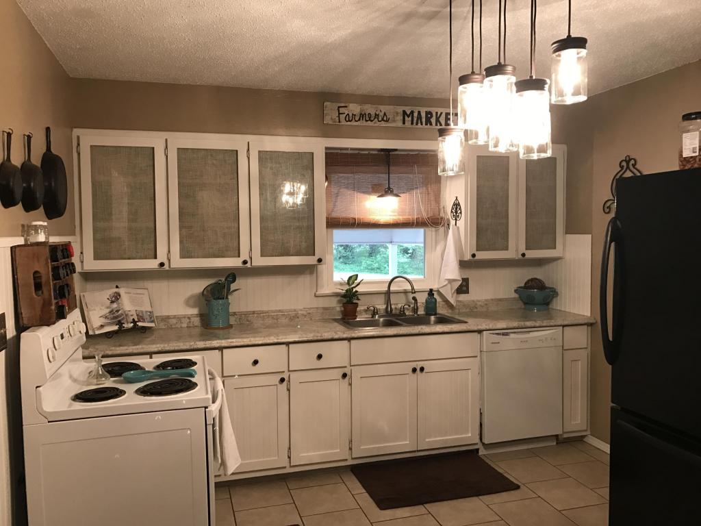3136 North Farm Road 125, Springfield, MO 65803