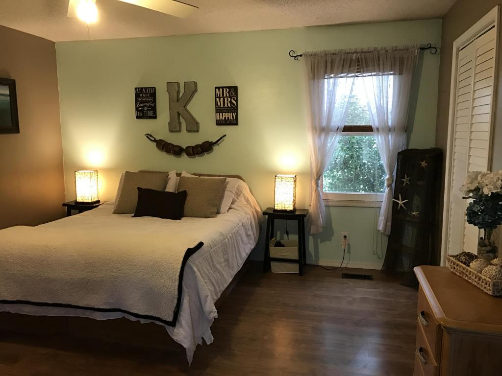 3136 North Farm Road 125, Springfield, MO 65803