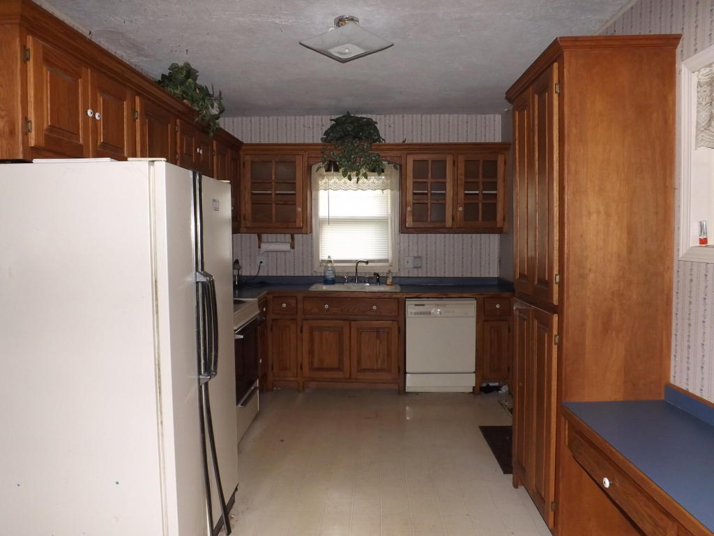 3669 N Farm Rd 103, Springfield, MO 65803