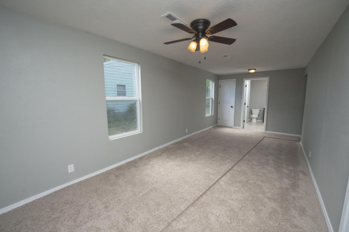 1647 East Atlantic Street, Springfield, MO 65803