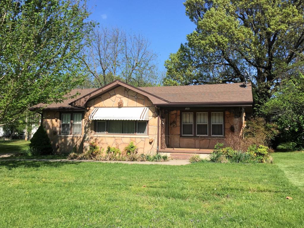 2558 N National Avenue, Springfield, MO 65803