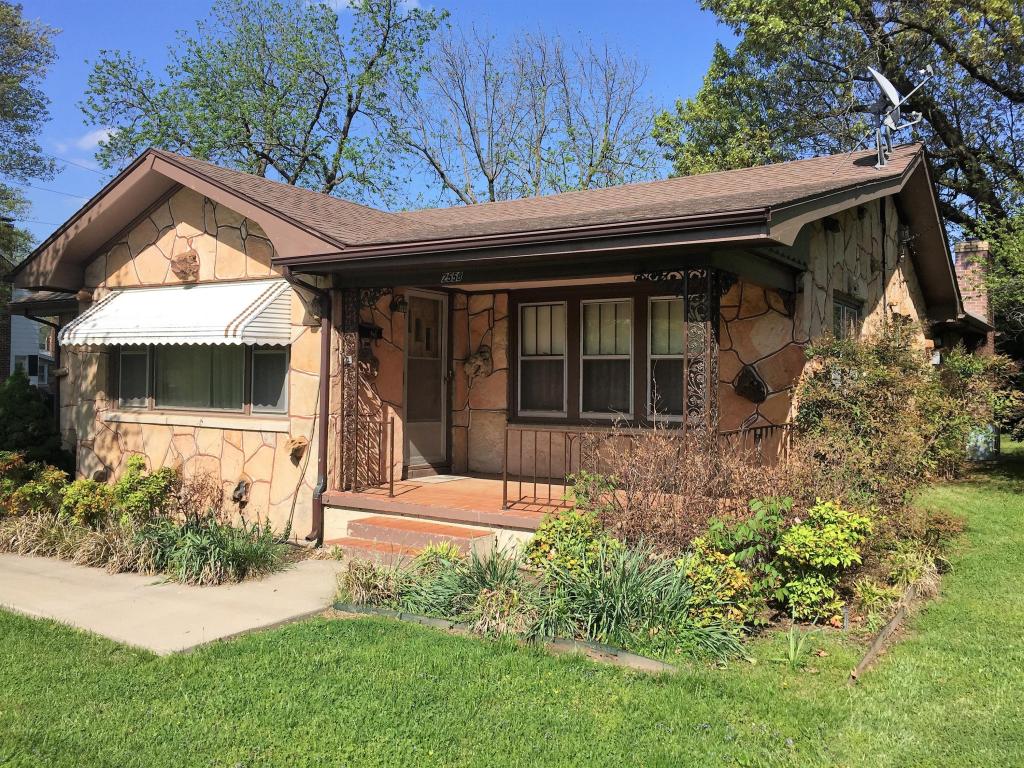 2558 N National Avenue, Springfield, MO 65803