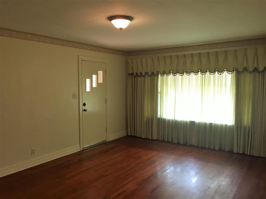 2558 N National Avenue, Springfield, MO 65803
