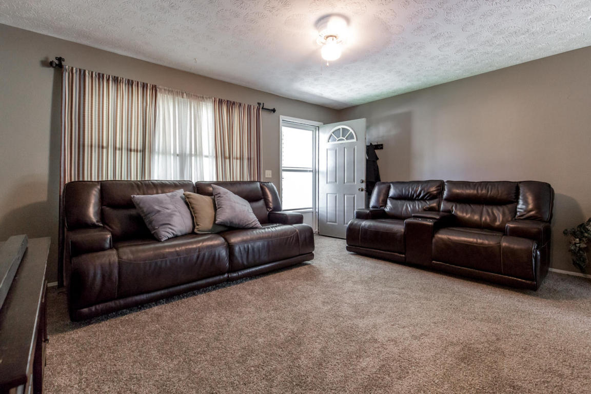 2240 East Livingston Street, Springfield, MO 65803