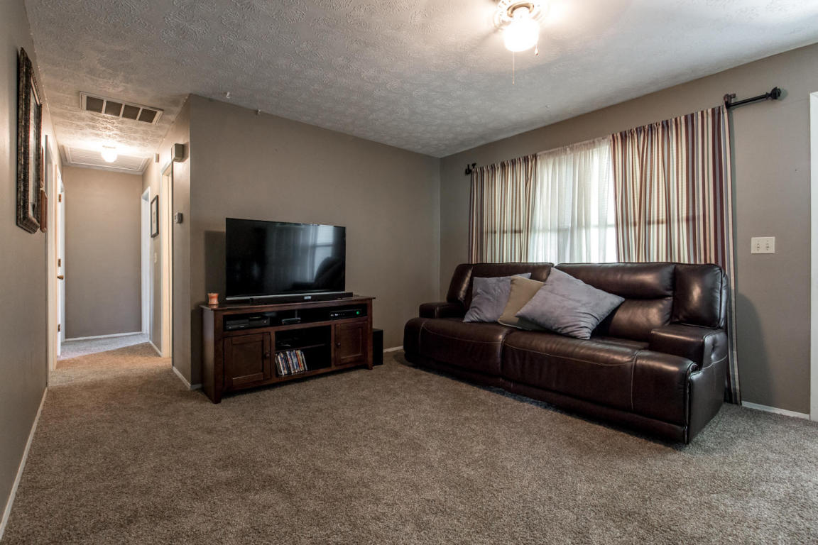 2240 East Livingston Street, Springfield, MO 65803