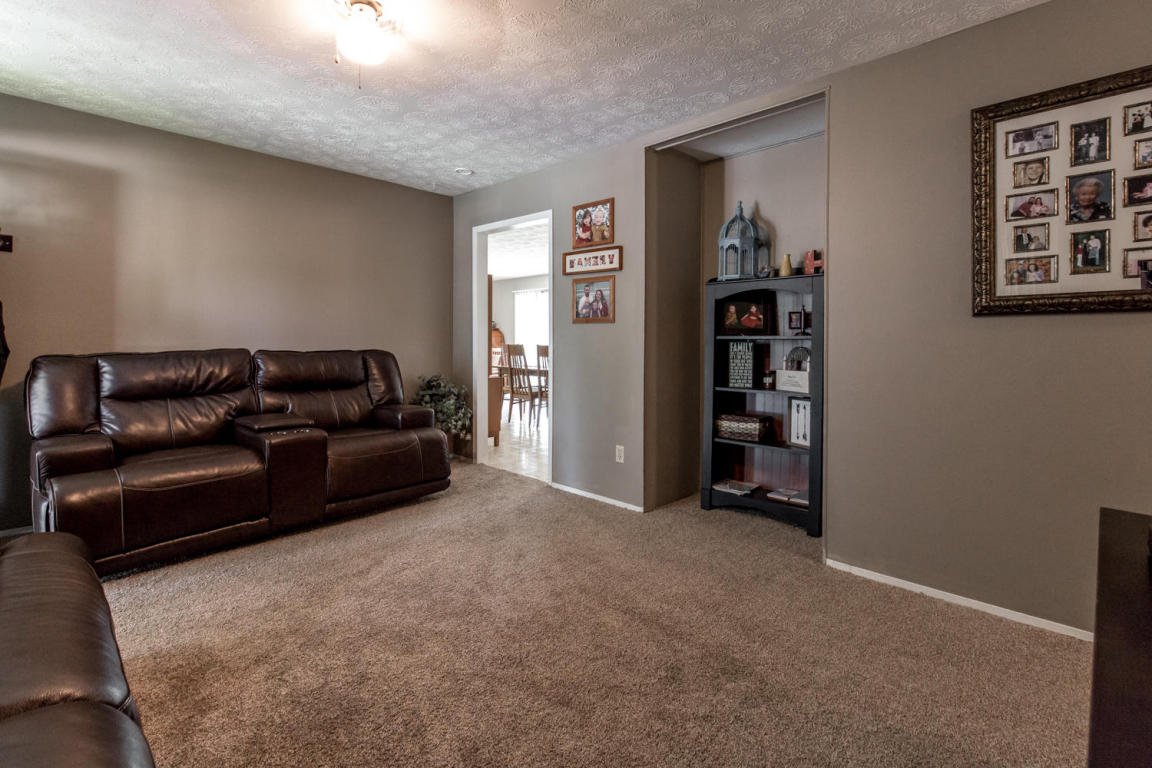 2240 East Livingston Street, Springfield, MO 65803
