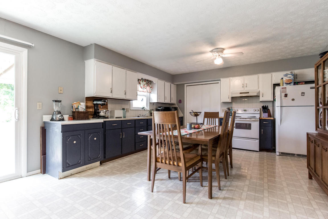 2240 East Livingston Street, Springfield, MO 65803
