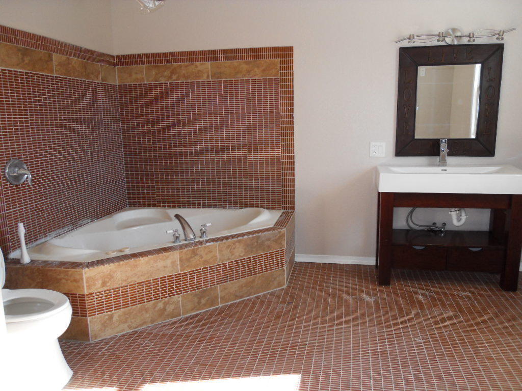 816 East Mcclernon Street, Springfield, MO 65803