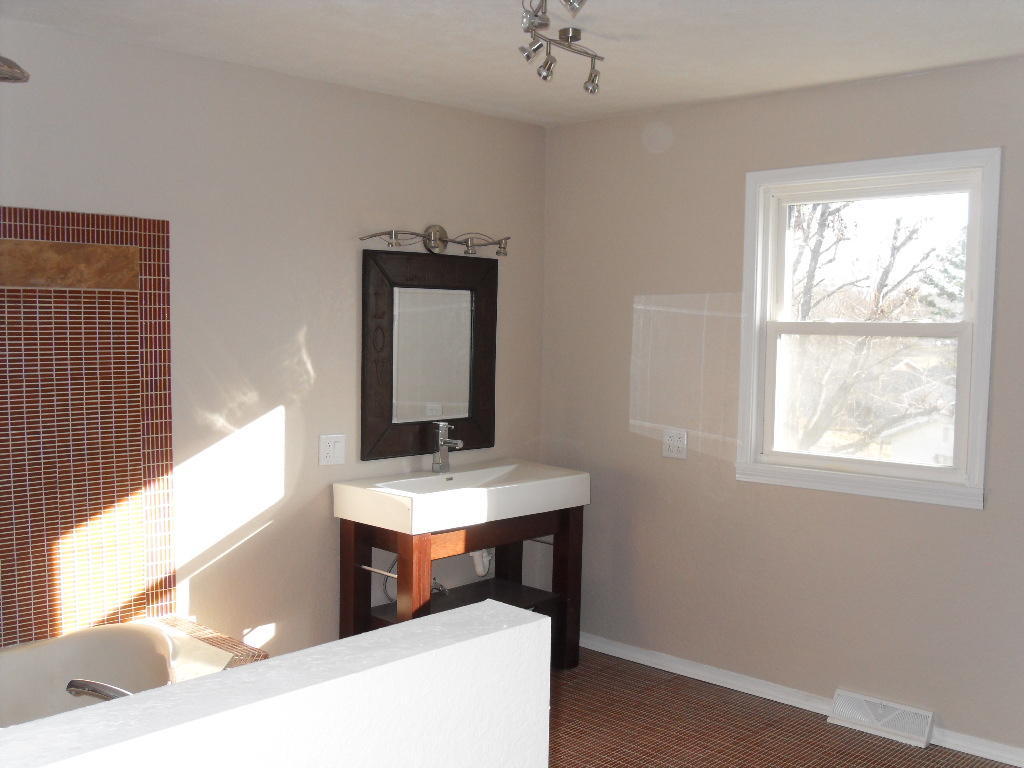 816 East Mcclernon Street, Springfield, MO 65803