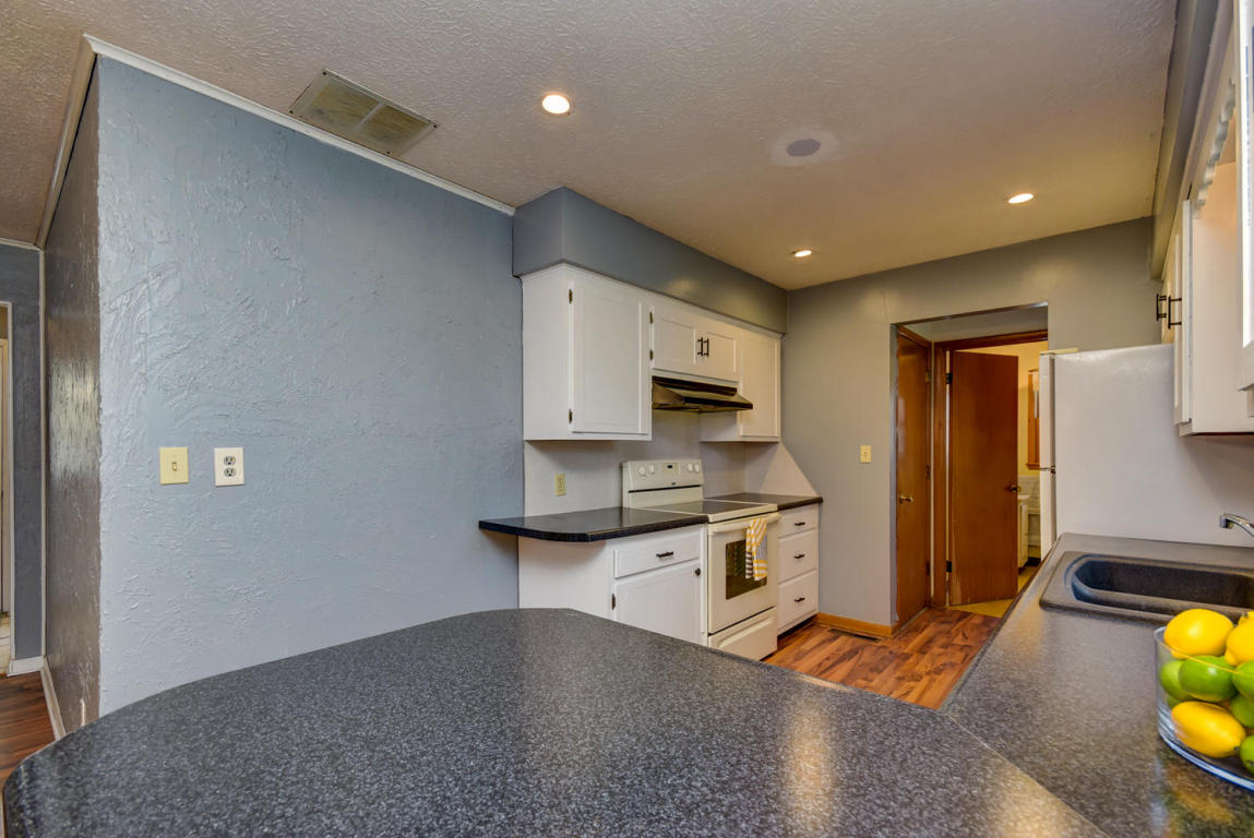 1334 South Ventura Avenue, Springfield, MO 65804