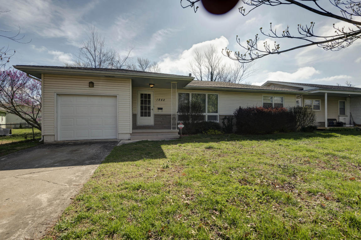 1848 South Collinson Avenue, Springfield, MO 65804