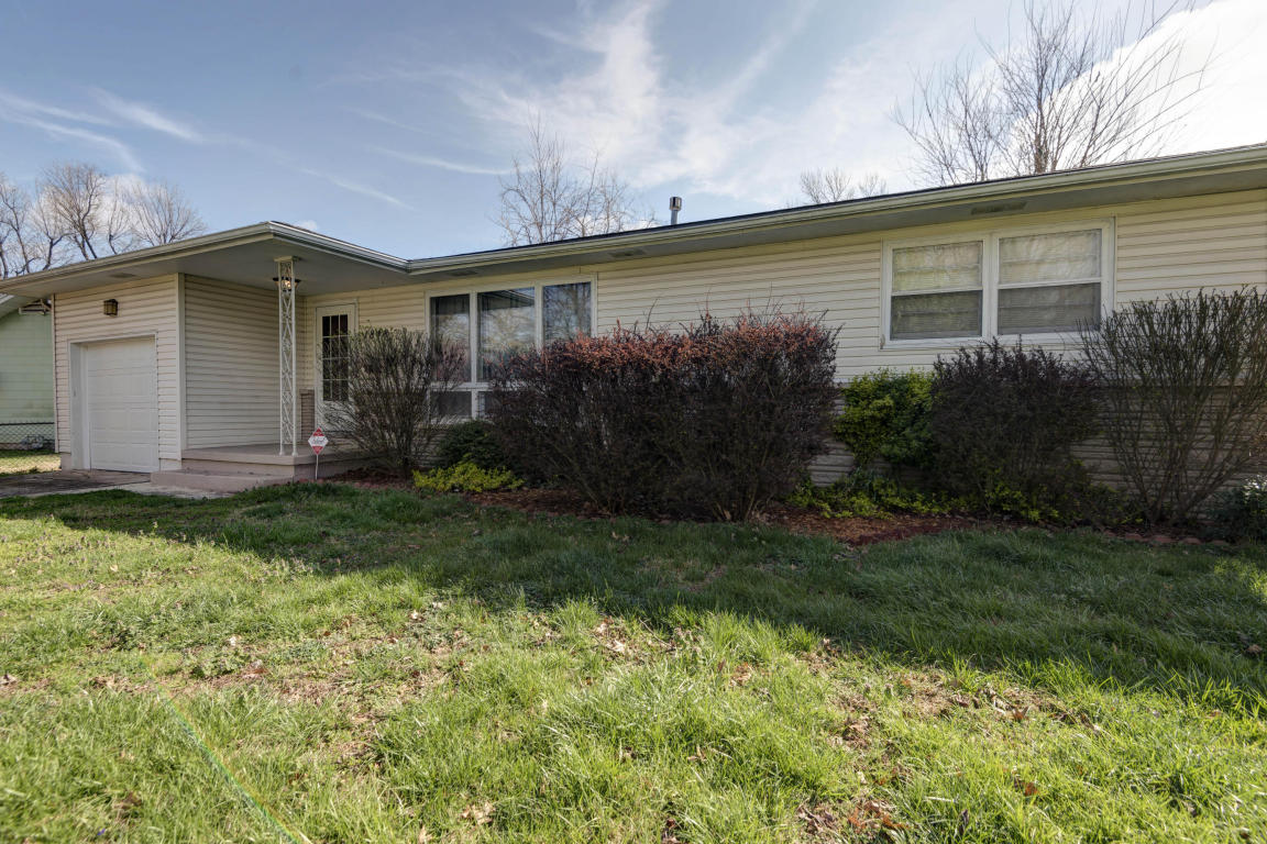 1848 South Collinson Avenue, Springfield, MO 65804