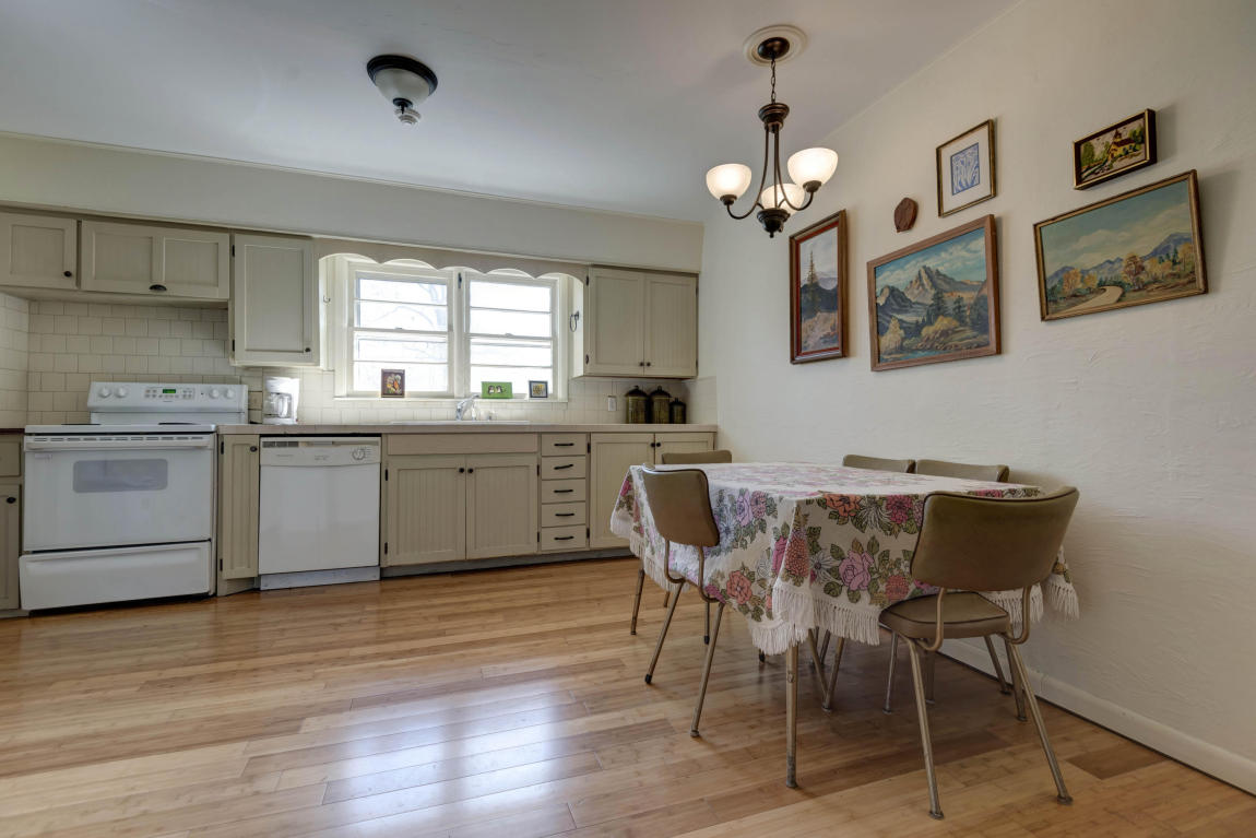 1848 South Collinson Avenue, Springfield, MO 65804