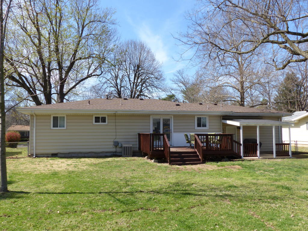 2302 S Linden Avenue, Springfield, MO 65804