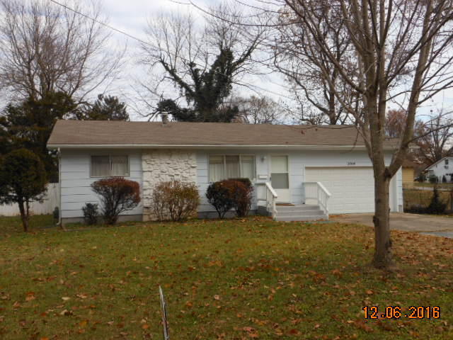 2016 South Valley Road, Springfield, MO 65804