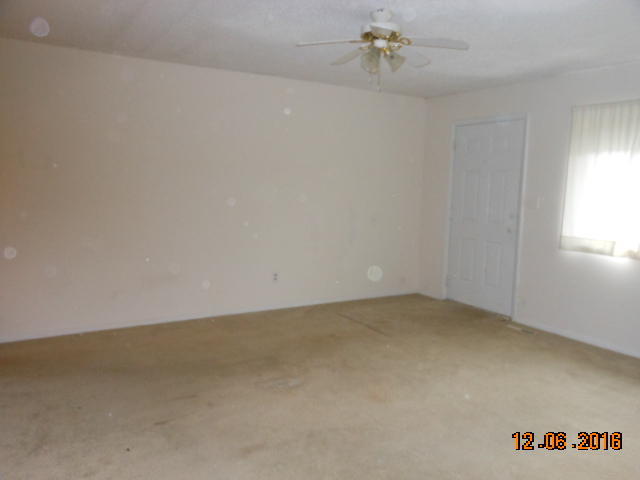 2016 South Valley Road, Springfield, MO 65804