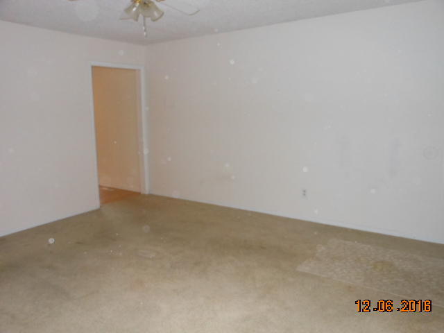 2016 South Valley Road, Springfield, MO 65804