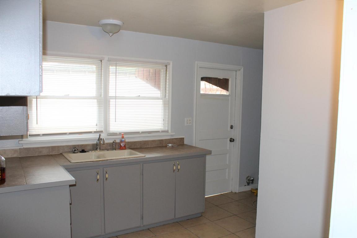 1858 East Bennett Street, Springfield, MO 65804