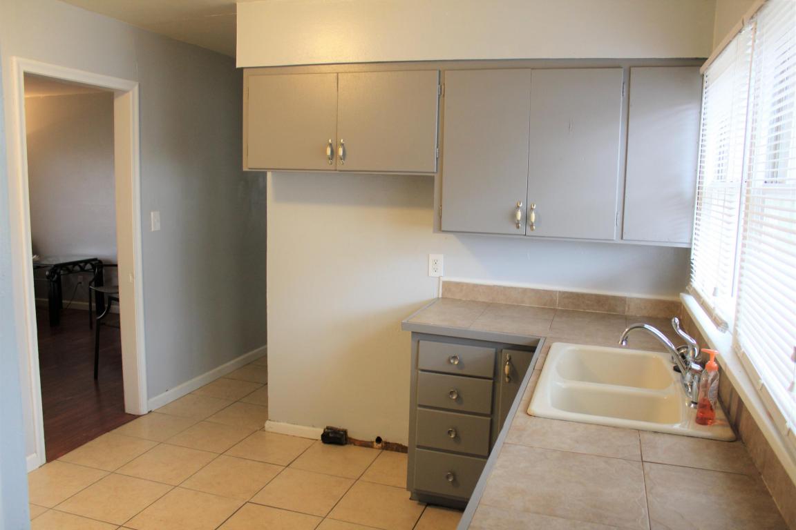 1858 East Bennett Street, Springfield, MO 65804