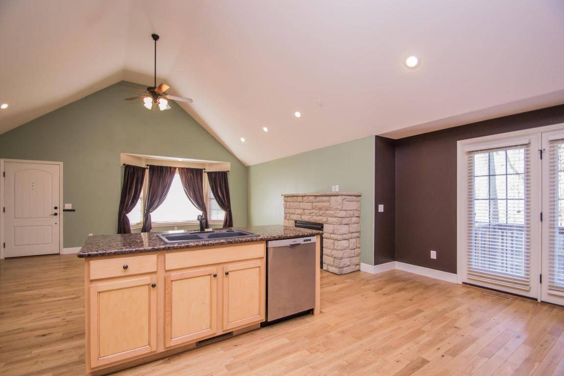 1167 South Maple Grove Avenue, Springfield, MO 65804