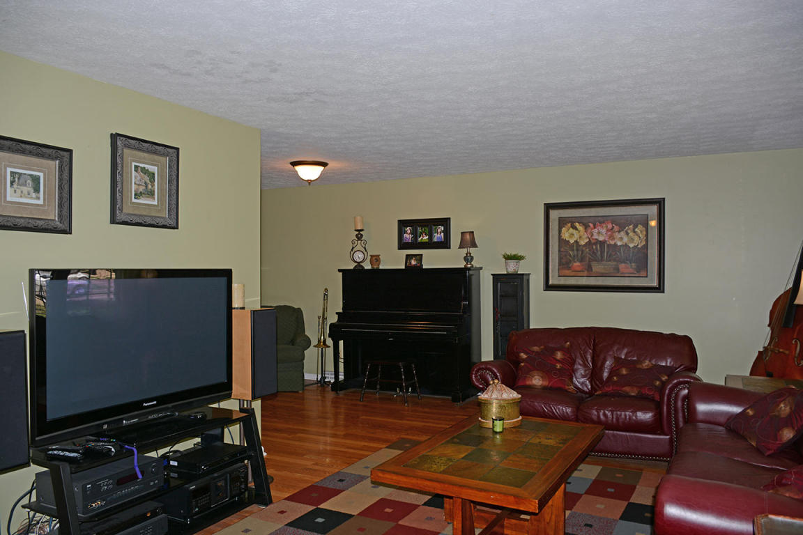 1338 East Deerfield Street, Springfield, MO 65804