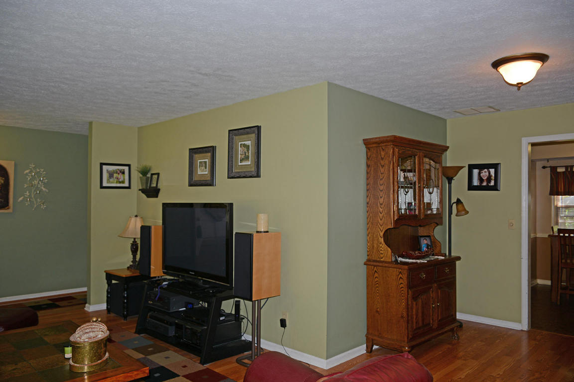 1338 East Deerfield Street, Springfield, MO 65804