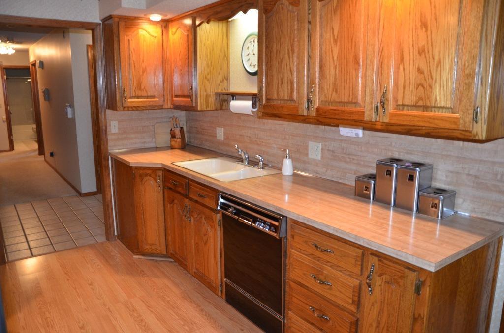 1530 E Powell Street, Springfield, United States 65804
