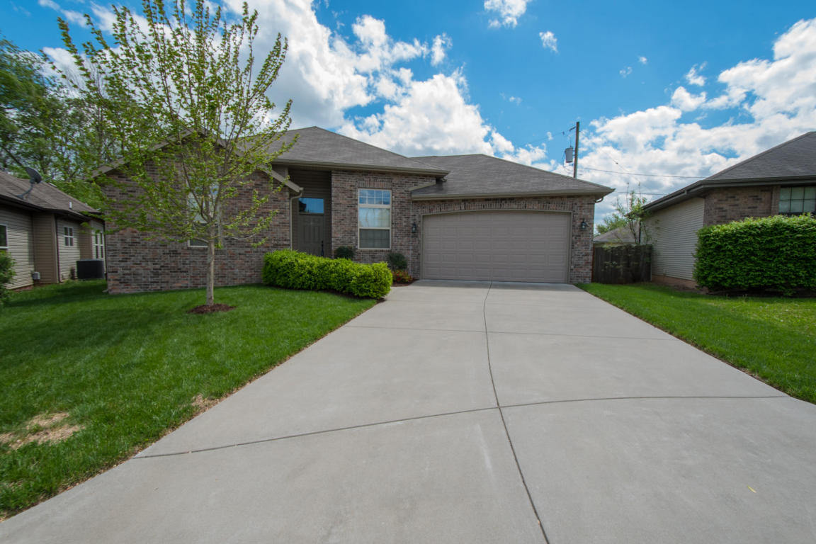 3118 East Huron Street, Springfield, MO 65804