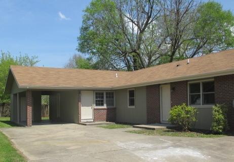 621 West Lombard Circle, Springfield, MO 65806