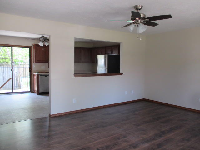 621 West Lombard Circle, Springfield, MO 65806