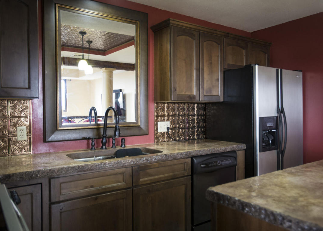 350 South John Q Hammons Pkwy, Springfield, MO 65806