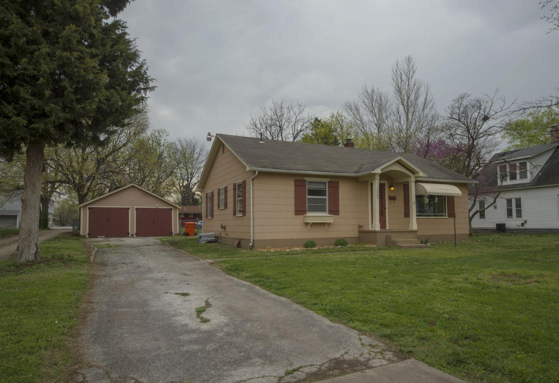 1060 South Market Avenue, Springfield, MO 65807