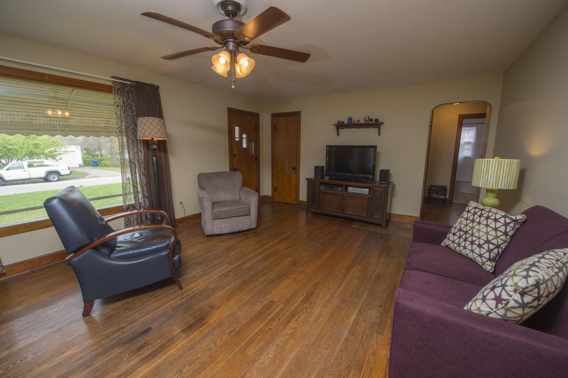 1060 South Market Avenue, Springfield, MO 65807