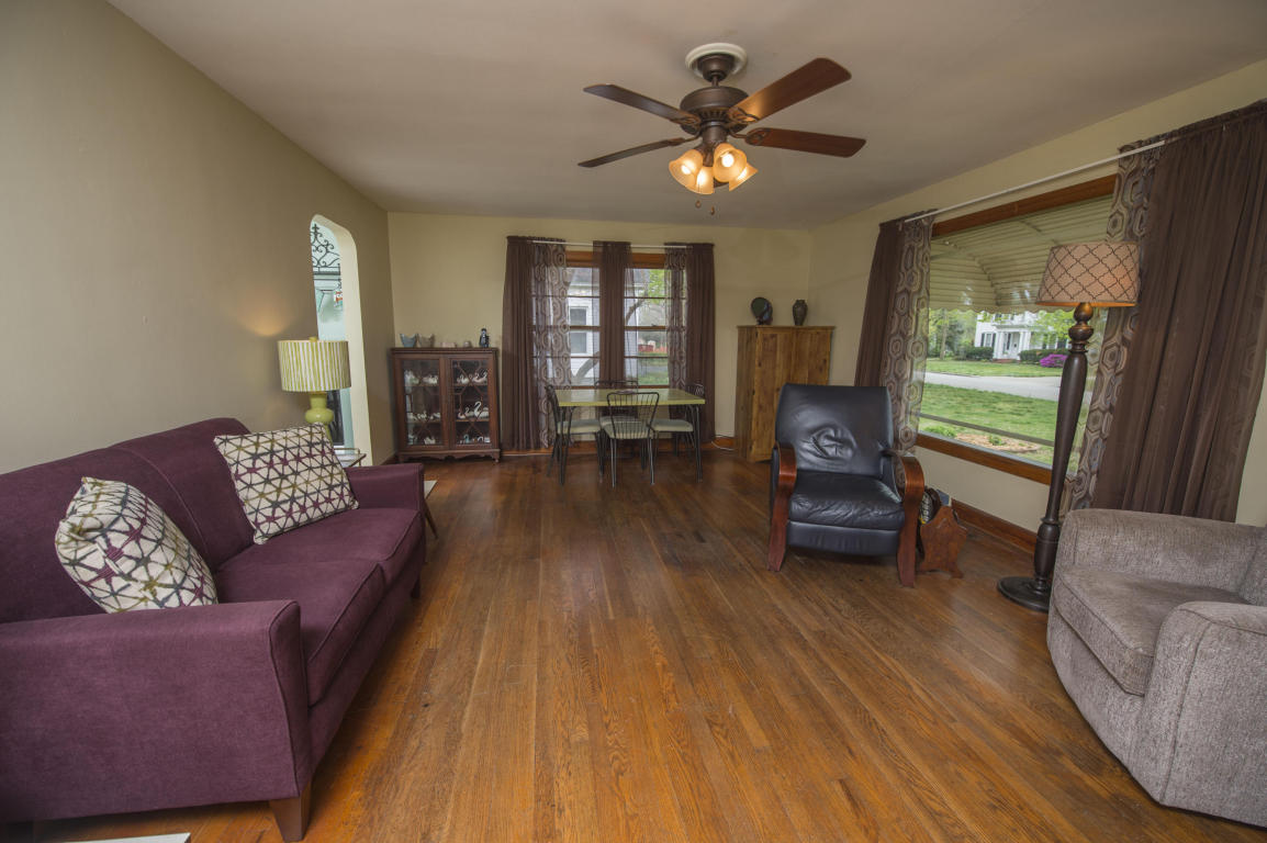 1060 South Market Avenue, Springfield, MO 65807