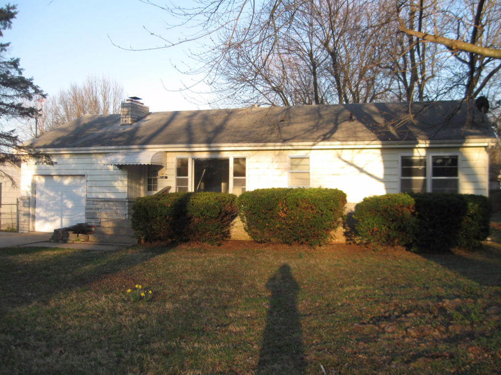 1912 S Ferguson Avenue, Springfield, MO 65807