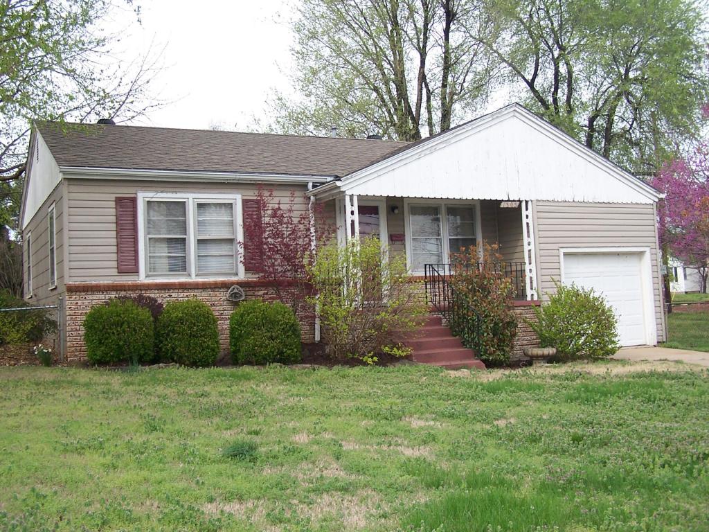 1305 West Bennett Street, Springfield, MO 65807