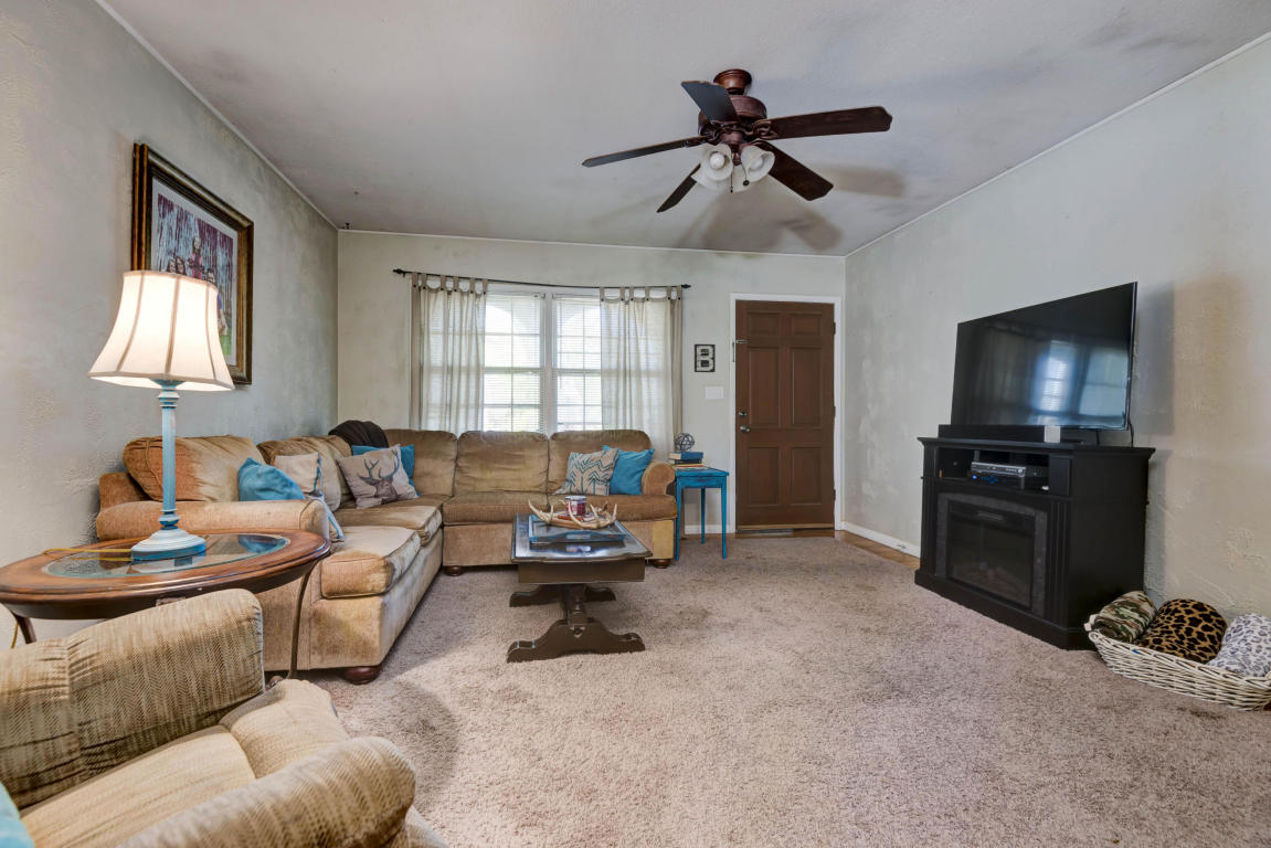 2423 South Westwood Avenue, Springfield, MO 65807