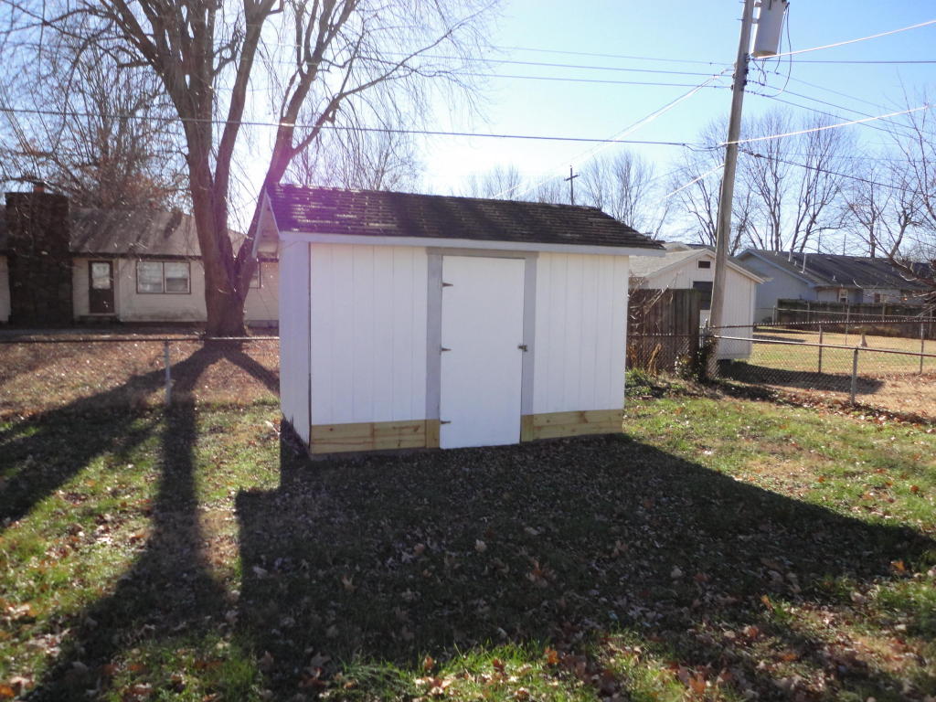 1142 West Berkeley Street, Springfield, MO 65807