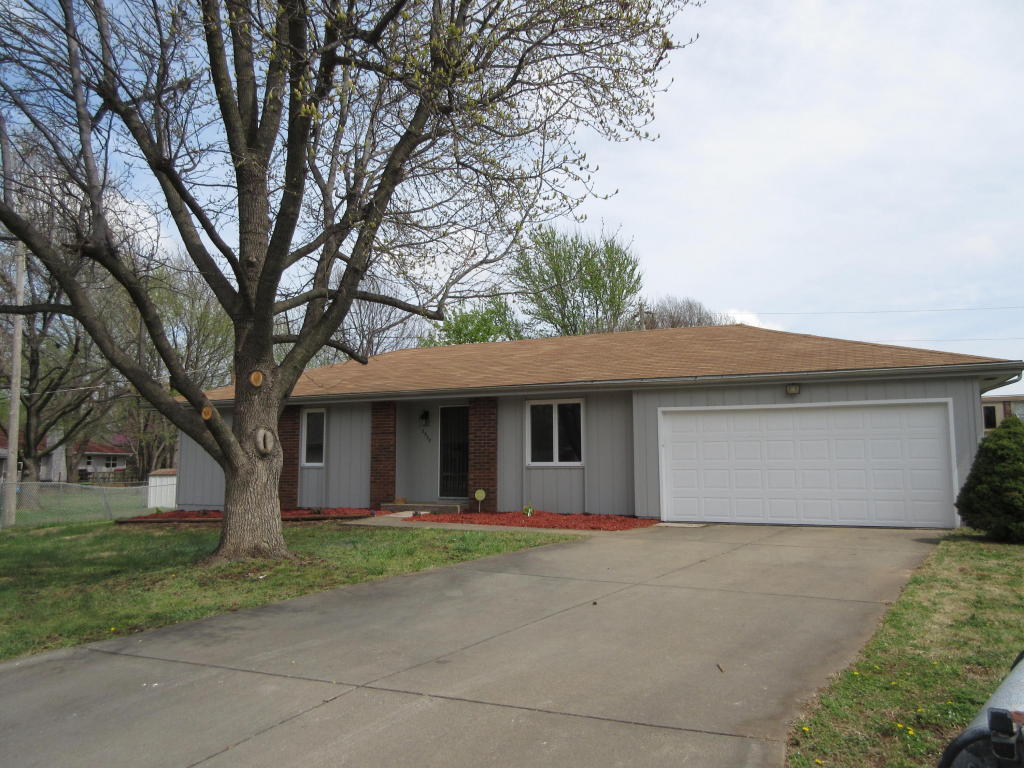 2928 S Galahad Court, Springfield, MO 65807