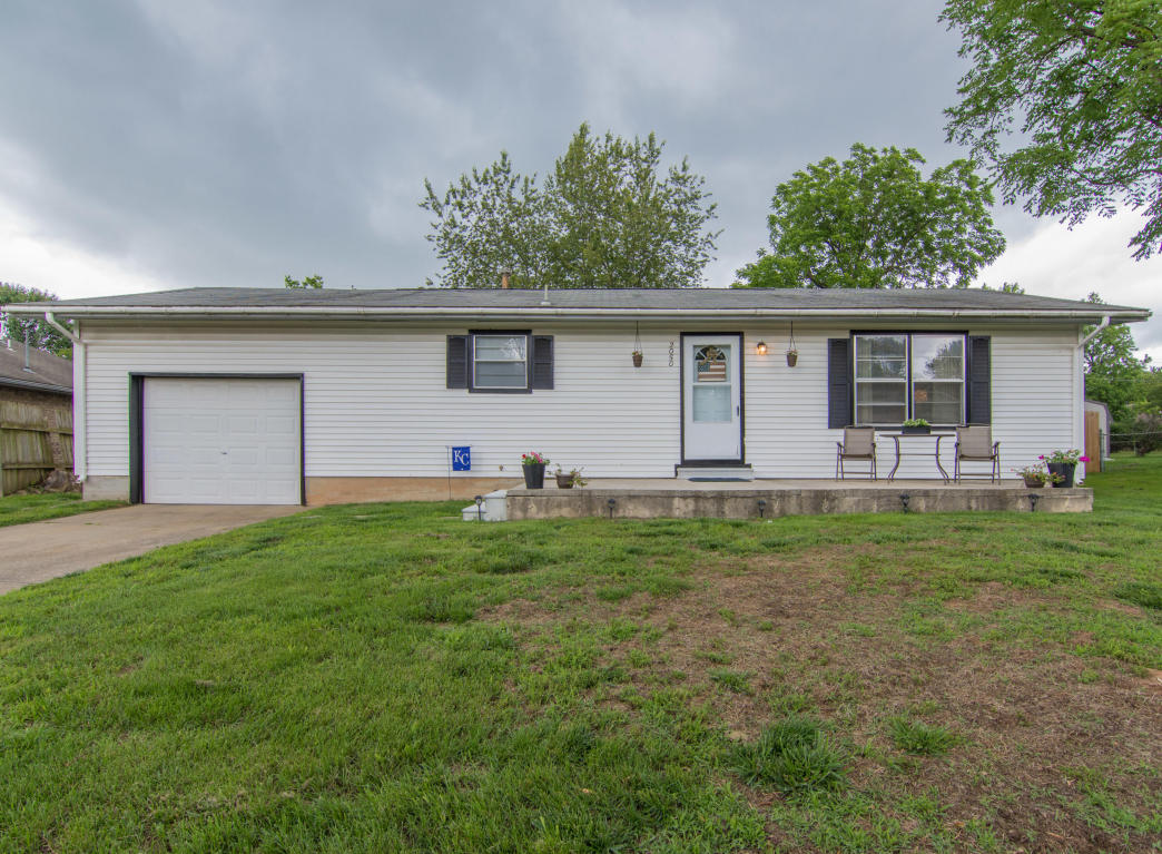 2050 South Vale Avenue, Springfield, MO 65807