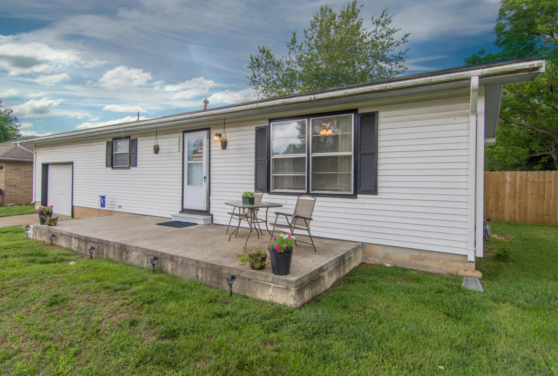 2050 South Vale Avenue, Springfield, MO 65807